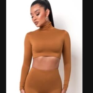 NWT Myoutfitonline Vital Turtleneck Crop Top